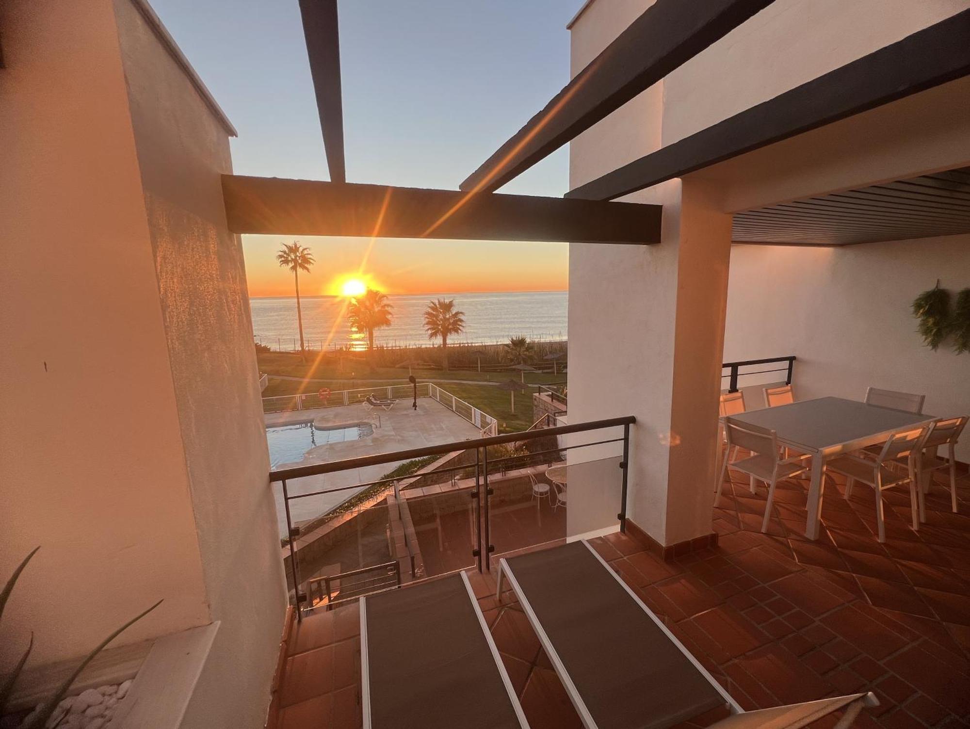 Sunrise Beach Front - Casares Del Mar מראה חיצוני תמונה